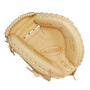 Wilson A2000 M23 33.5 Inch Catchers Mitt | Blonde